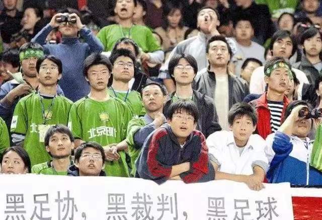 任航入选，媒体人忍不住吐槽：中国足球
